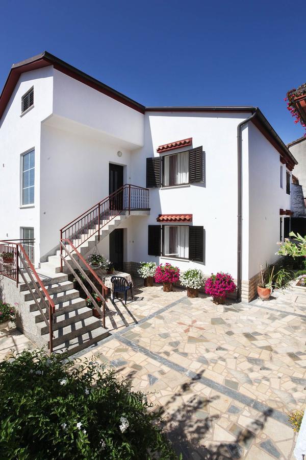Apartments Patricia Banjole Ngoại thất bức ảnh